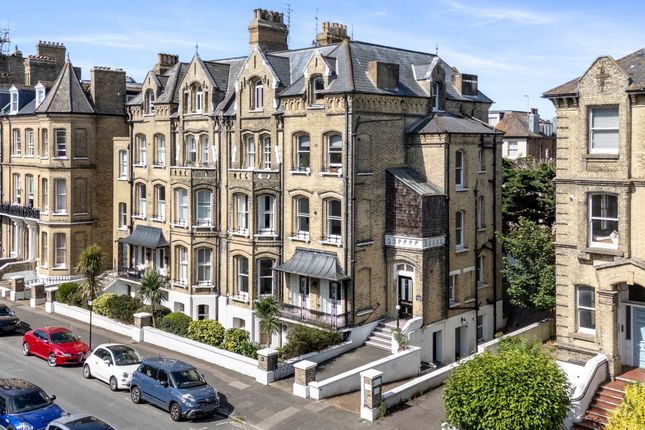 2 bed flat