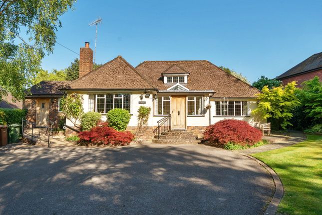 Chalk Lane, East Horsley, KT24 3 bed detached house for sale