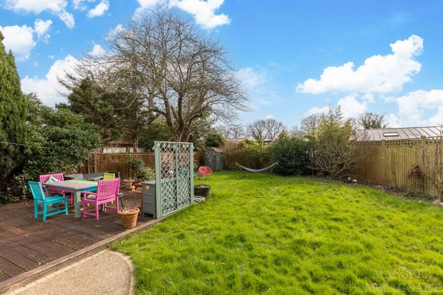 Newchapel Road, Lingfield RH7 5 bed detached house for sale