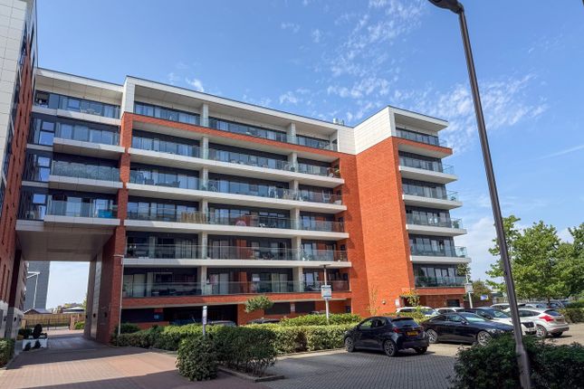 Kingman Way, Newbury, RG14 2 bed apartment for sale