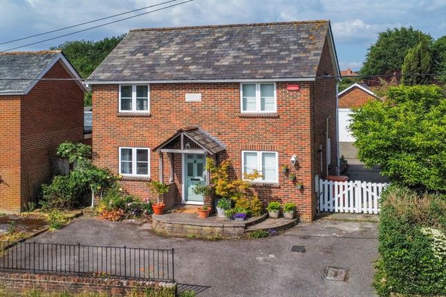 Winsor 3 bed detached house for sale