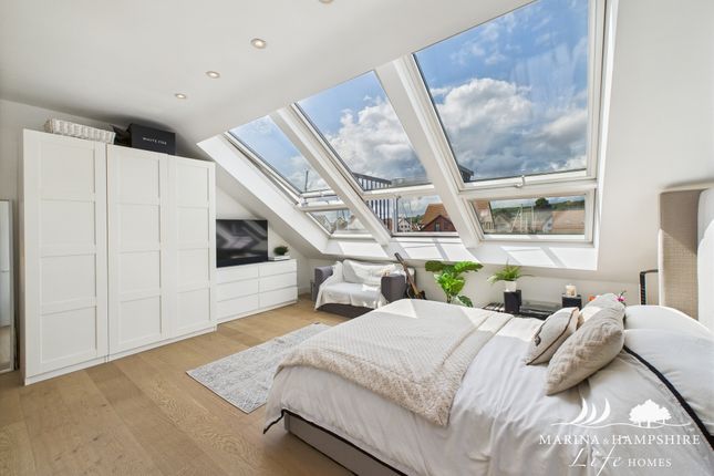Bryher Island, Portsmouth PO6 4 bed townhouse for sale