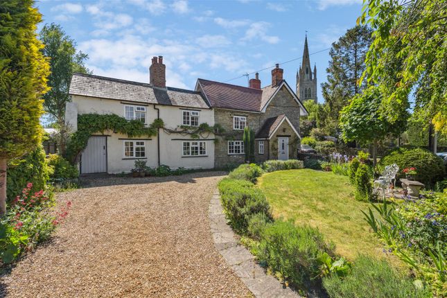 Market Square, Hanslope, Milton Keynes 4 bed cottage for sale