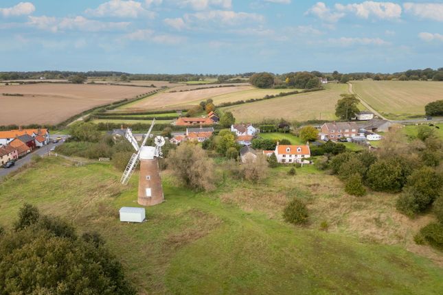Low Road, Billingford 4 bed detached house for sale