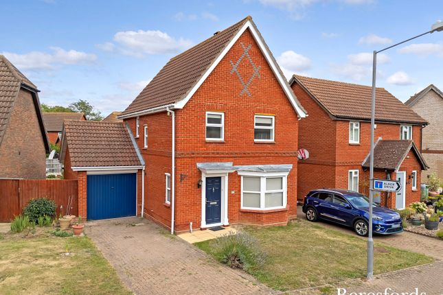 Laburnum Grove, South Ockendon, RM15 3 bed detached house for sale