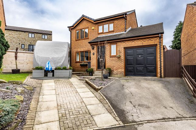 Ings Mill Drive, Huddersfield HD8 3 bed detached house for sale