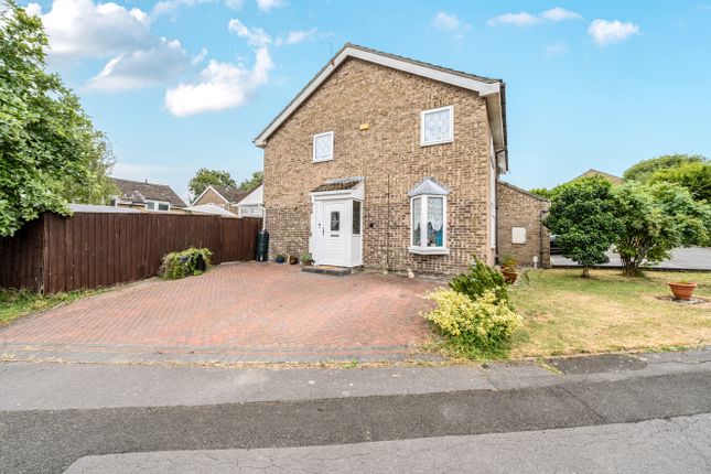 Belsay, Toothill, Swindon, SN5 3 bed semi