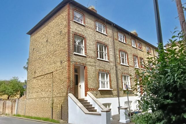 4 bed maisonette