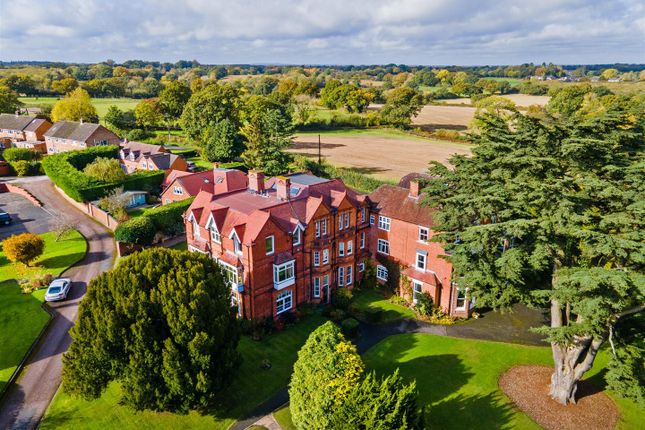 Glasshouse Lane, Lapworth, Solihull 3 bed apartment for sale
