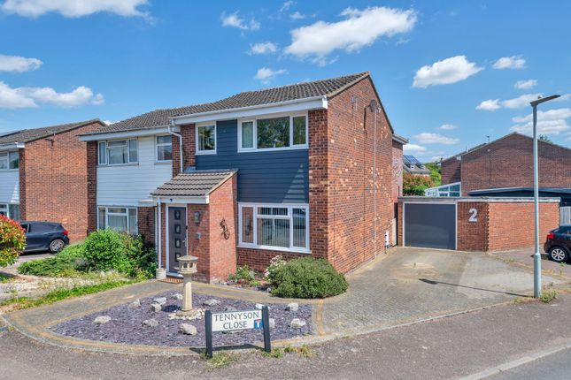 Thackeray Close, Royston SG8 3 bed semi