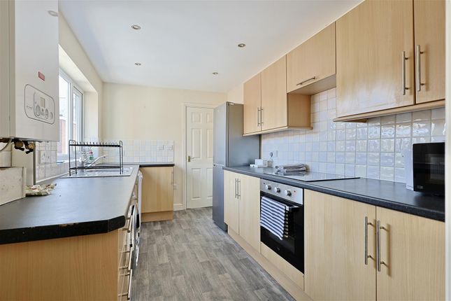 6 bedroom maisonette for sale