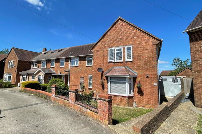 Exton Avenue, Luton, Bedfordshire... 3 bed end of terrace house for sale