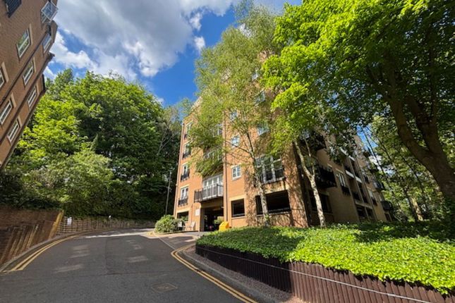 3 bed flat