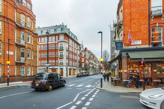 London W1G 3 bed flat for sale