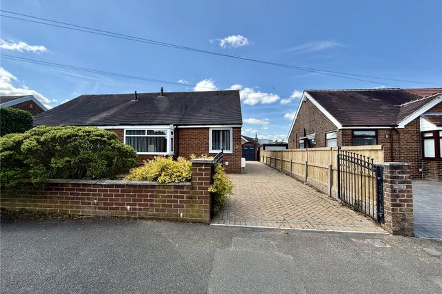 Lindale Avenue, Thornham, Oldham... 2 bed semi