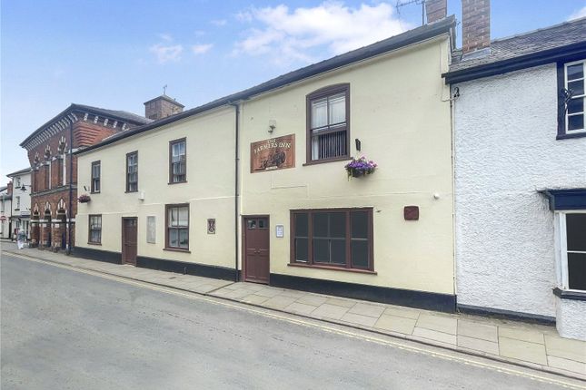 Terraced house for sale