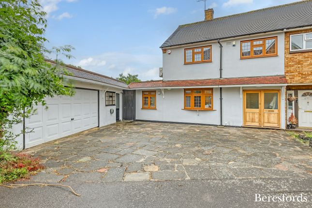 Dewsbury Road, Romford, RM3 3 bed end of terrace house for sale