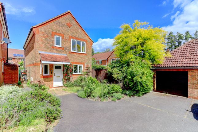 Lyndon Gardens, Buckinghamshire HP13 3 bed detached house for sale