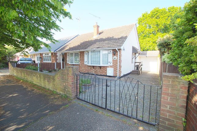 The Redinge, Billericay CM11 2 bed detached bungalow for sale