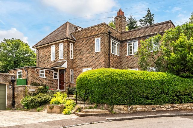 Oak Way, Reigate, Surrey, RH2 3 bed detached house for sale