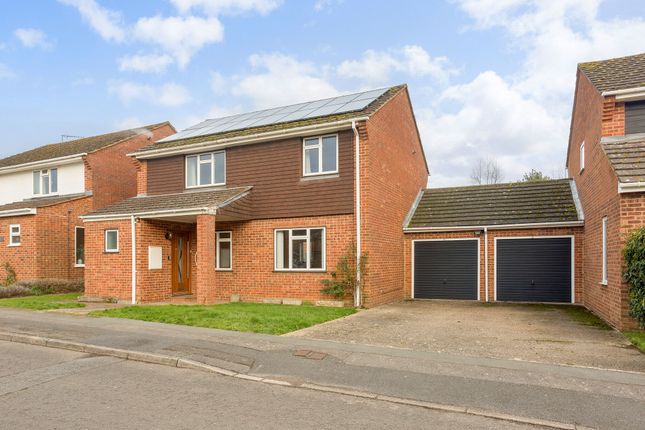 4 bedroom link detached house for sale