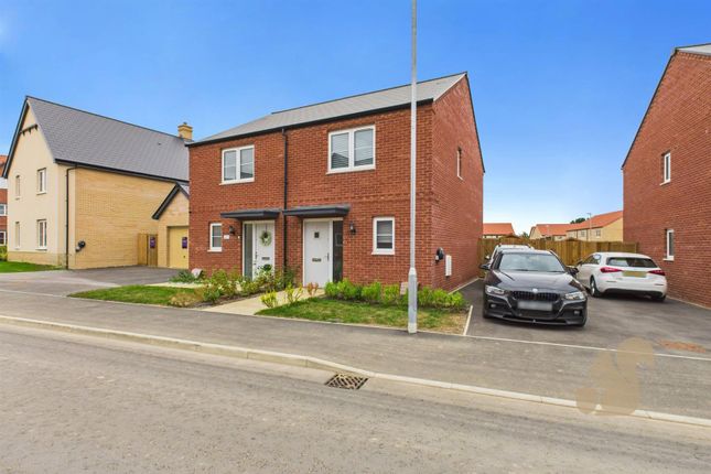 2 bedroom semi-detached house for sale