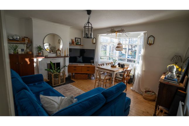 2 bedroom ground floor flat for sale