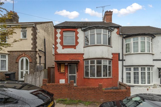 Colin Road, Bedfordshire LU2 3 bed semi