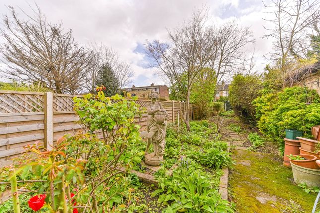 Warwick Road, Thornton Heath, CR7 3 bed detached house for sale