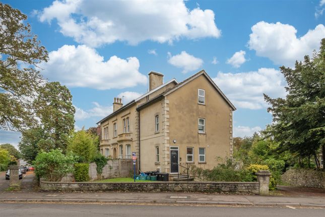 Station Road, Keynsham, Bristol 2 bed apartment for sale