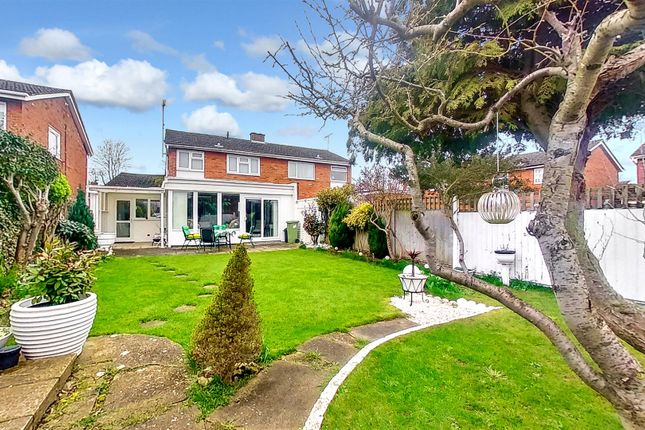 Baccara Grove, Bletchley, Milton Keynes 3 bed semi