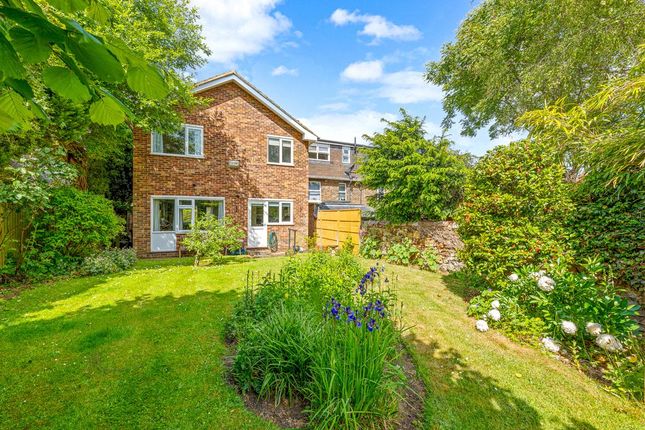 Howard Road, Reigate, Surrey, RH2 3 bed detached house for sale