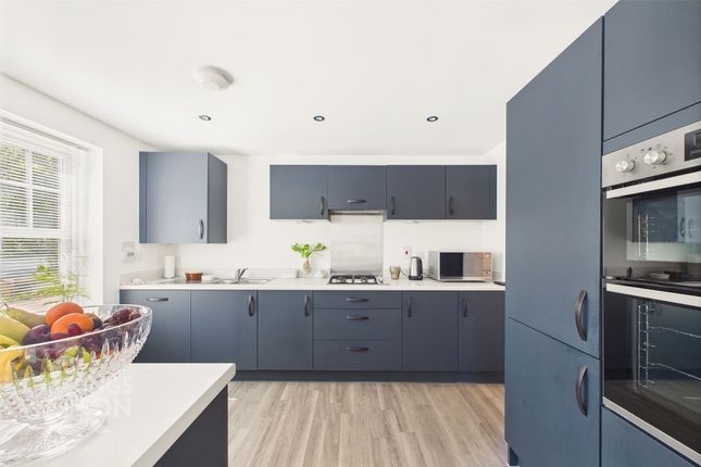 4 bed detached house
