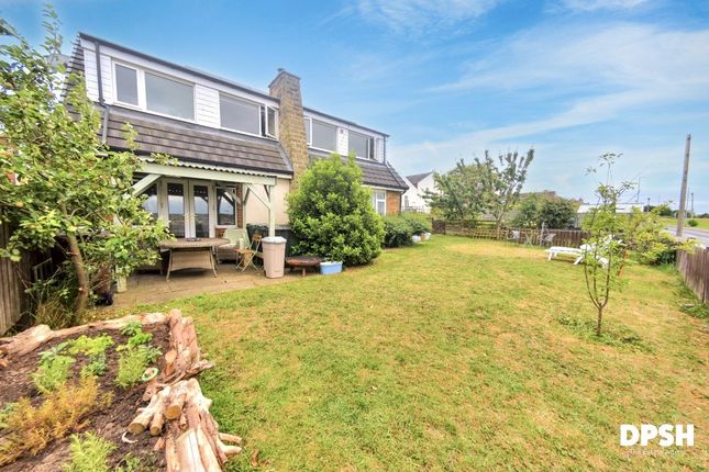 Moorside Road, Drighlington, Bradford 3 bed detached house for sale