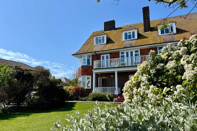 North Foreland Avenue, Broadstairs CT10 2 bed ground floor flat for sale