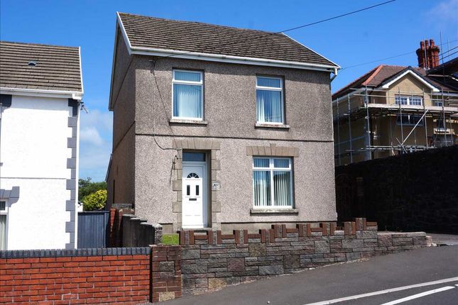 Heol Y Neuadd, TUMBLE, Llanelli 3 bed detached house for sale