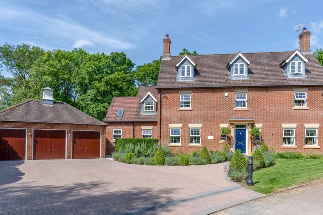 6 bedroom detached house for sale