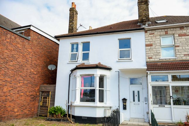 Whitehorse Lane, London SE25 3 bed flat for sale