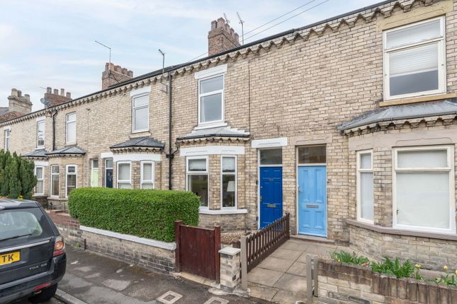 Park Grove, York YO31 2 bed terraced house for sale