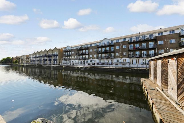 Kingsbridge Court, Dockers Tanner... 1 bed apartment for sale