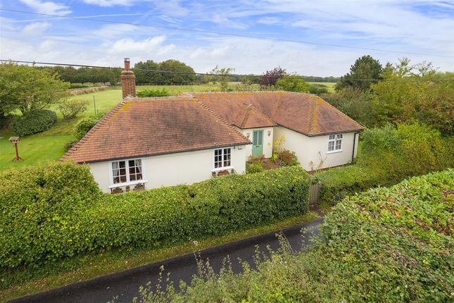 Hansletts Bungalow, Hansletts Lane... 3 bed detached bungalow for sale