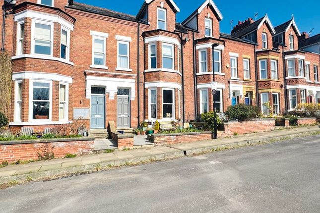 5 bedroom terraced house for sale