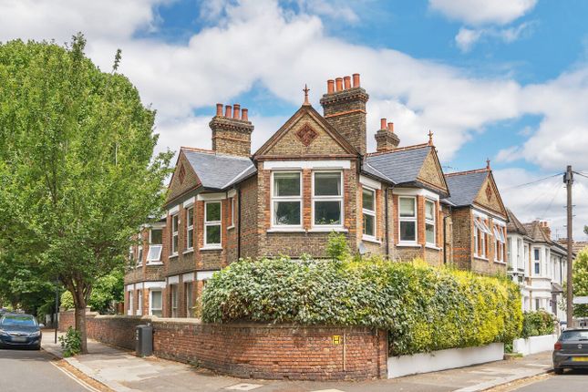 Bollo Bridge Road, Acton, London, W3 2 bed flat for sale