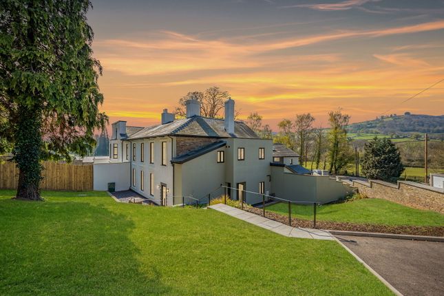 Glan Honddu Close, Abergavenny NP7 4 bed cottage for sale
