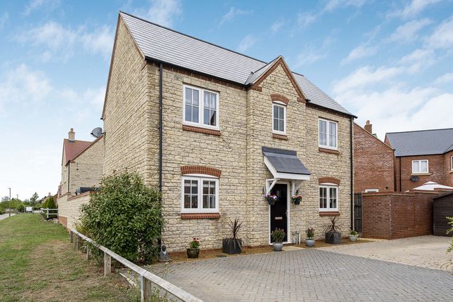 Kingston Drive, Bicester, OX26 3 bed detached house for sale