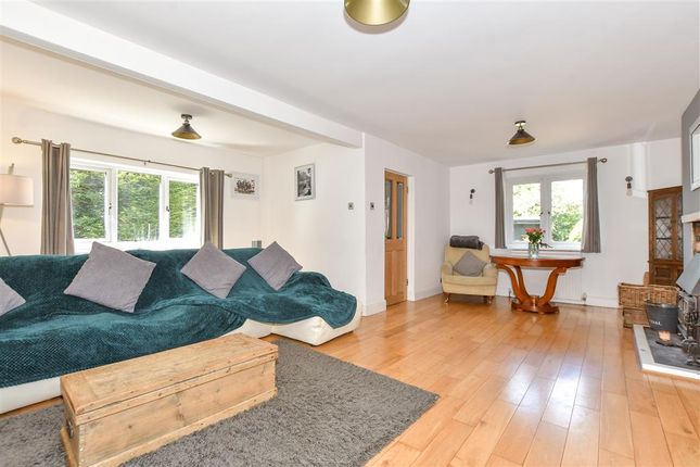 5 bed detached house
