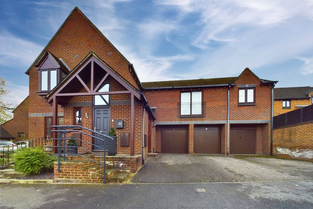 Top Common, Warfield, Bracknell... 2 bed maisonette for sale