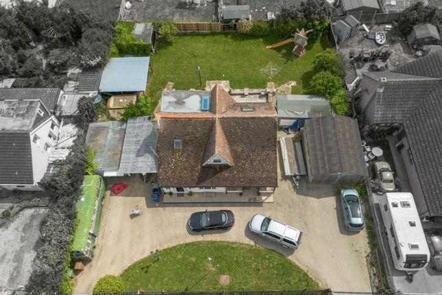 Preston Hall Gardens, Sheerness ME12 4 bed detached house for sale
