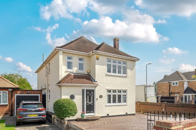 Lynkay, Lambs Lane North, Rainham 4 bed detached house for sale