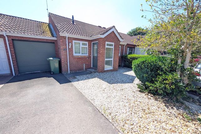 Larkspur Close, Thornbury, Bristol 2 bed semi